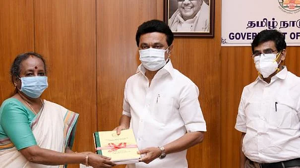 முதல்வர் ஸ்டாலினிடம் ஆணையத்தின் இடைக்கால விசாரணை அறிக்கையை சமர்ப்பித்த நீதிபதி