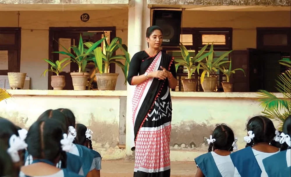 குடிசை வீட்டில் வளர்ந்தேன்! - 40 ஆண்டுகளுக்குப் பிறகு புதுவையின் பெண் அமைச்சர் சந்திர பிரியங்கா