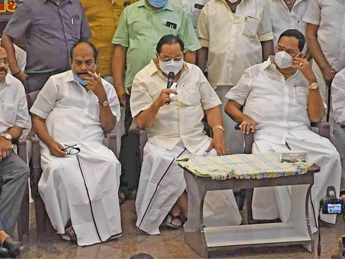 மிஸ்டர் கழுகு: யாருமே ஓட்டுப் போடலை... எப்படியோ ஜெயிச்சுட்டேன்! - துரைமுருகன் ஓப்பன் டாக்...