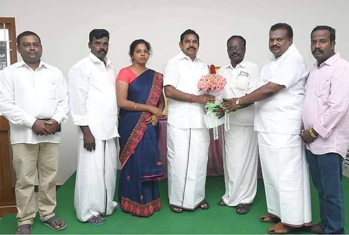 எடப்பாடியாருடன் சுரேஷ்
