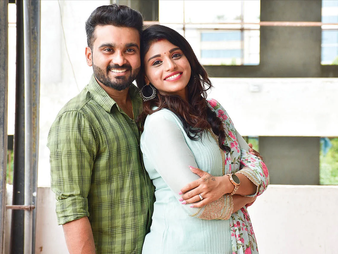 விகடன் TV: திருமணம் பேட்டியில் நிச்சயிக்கப்பட்டது!
