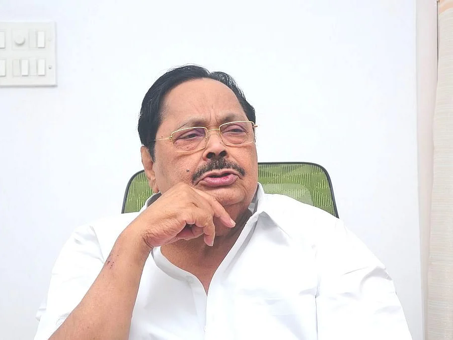 அமைச்சர் துரைமுருகன் மீது சாதிய வன்கொடுமைப் புகார்! - தேசிய தாழ்த்தப்பட்டோர் ஆணையம் விசாரணை