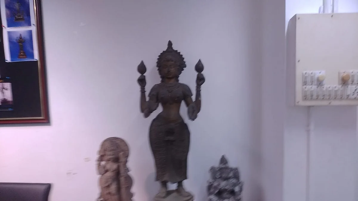 மீட்கப்பட்ட சிலைகள்
