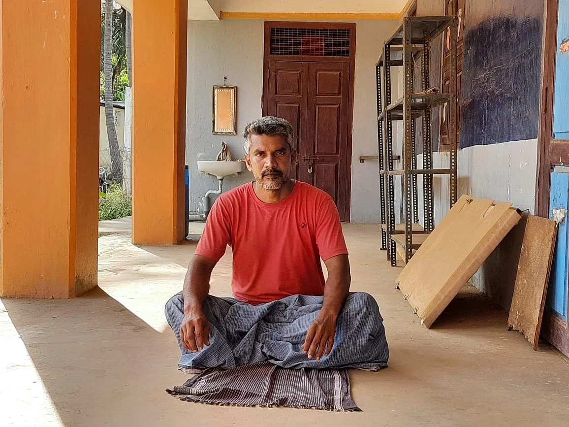 அரசுப் பள்ளியில் சிவக்குமார்