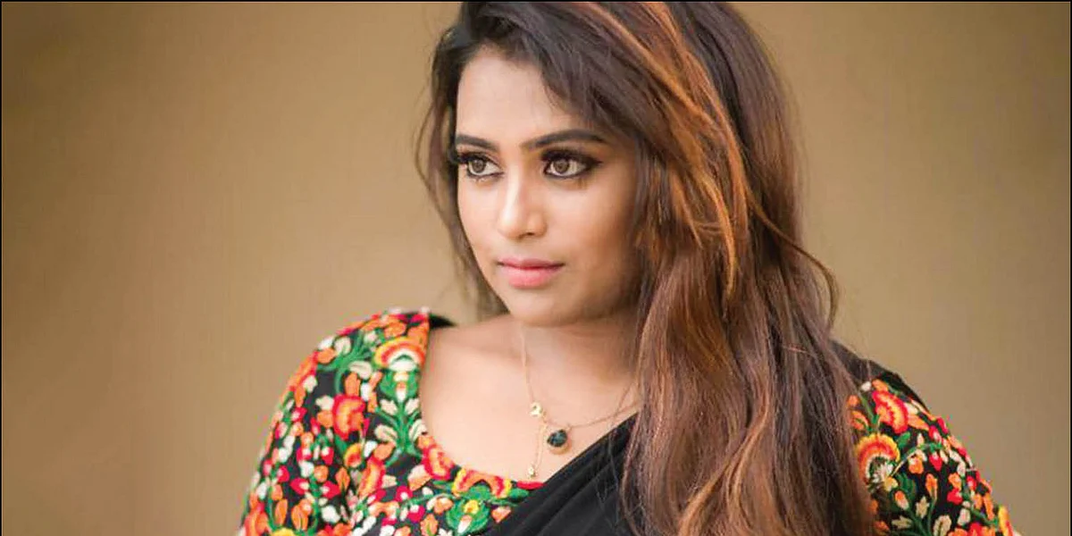 ஃபரீனா ஆஸாத்