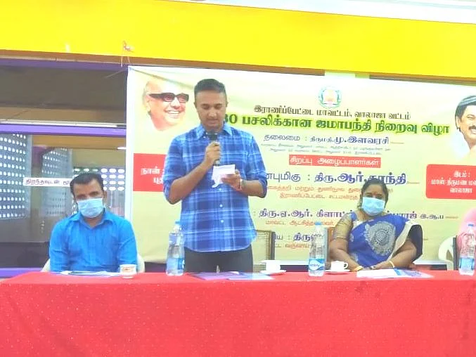 ராணிப்பேட்டை: அரசு, கட்சி நிகழ்ச்சிகளில் அமைச்சர் காந்தியின் மகன்கள்! - சர்ச்சையைக் கிளப்பும் அதிமுக