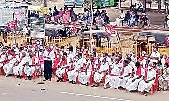கம்யூனிஸ்ட்கள் ஆர்ப்பாட்டம்