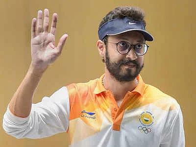 வயதெல்லாம் ஒரு விஷயமே இல்ல... அபிஷேக் வெர்மா ஒரு பிறவி வீரன்!