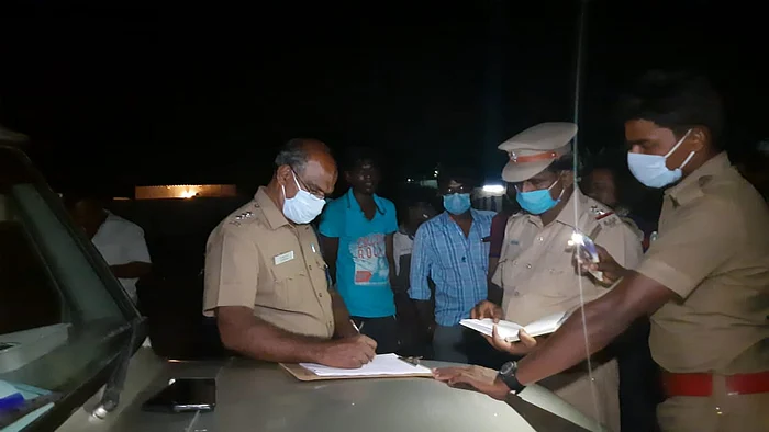 போலீஸ் விசாரணை