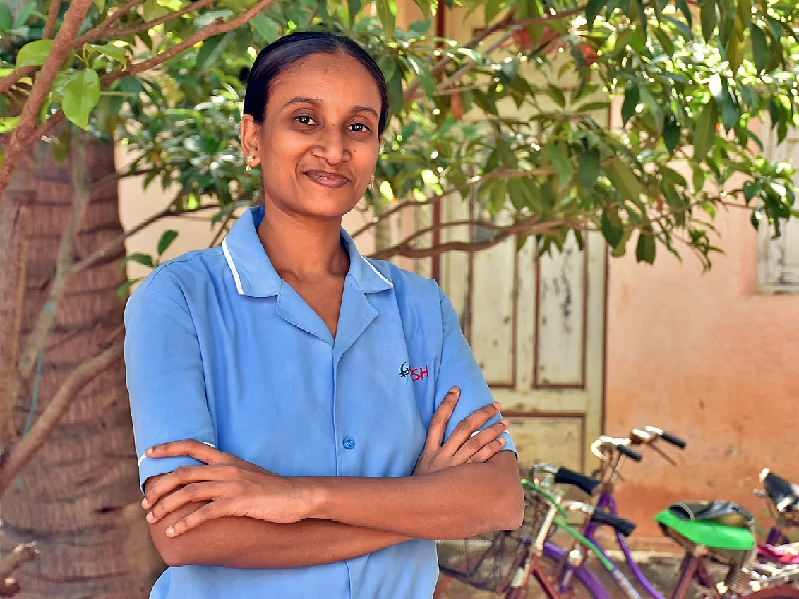 காலைப் பறித்த புற்றுநோய்... சபதத்தில் வென்ற செவிலியர் கீர்த்தனா