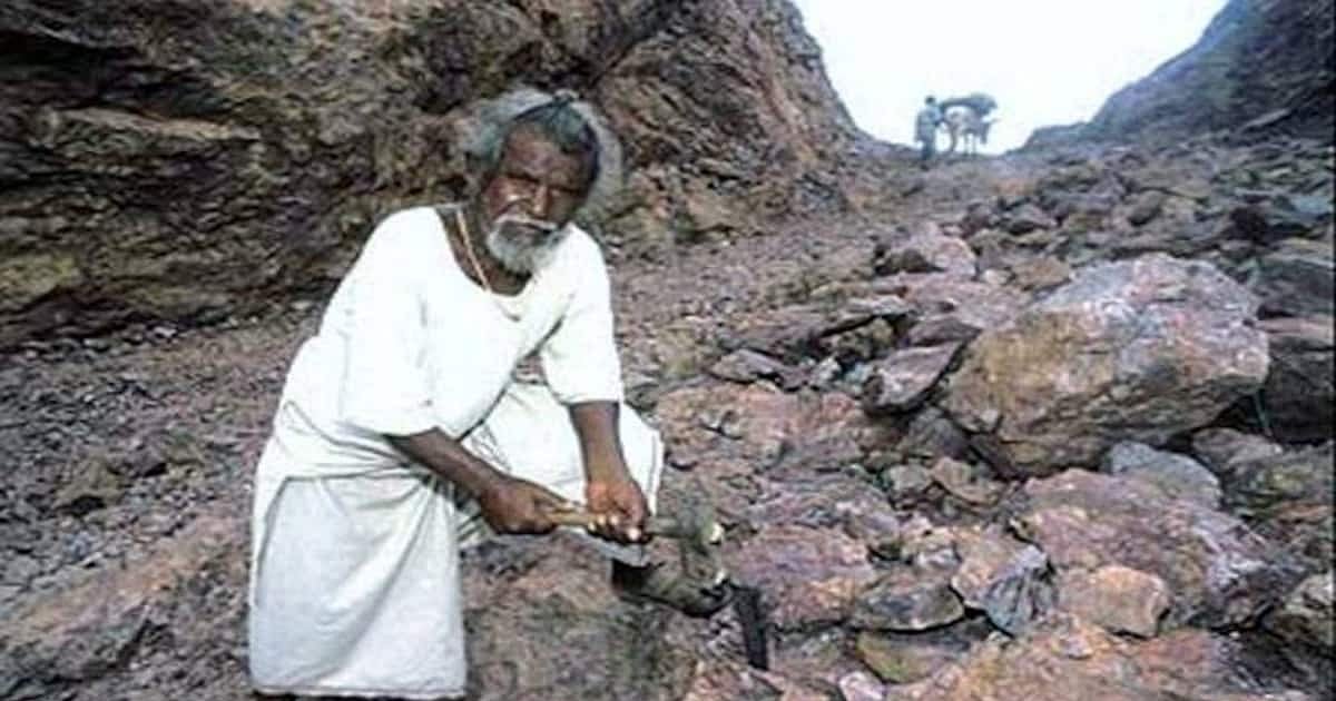 புத்தம் புது காலை : மனைவிக்காக தாஜ்மகால் கட்டவில்லை… மலைகளை உடைத்த தசரத் மான்ஜியின் கதை! - Vimarsana News
