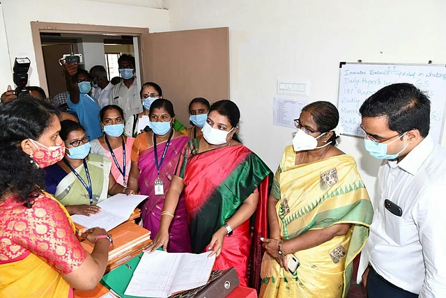 முதியோர் இல்லத்தில் ஆய்வு