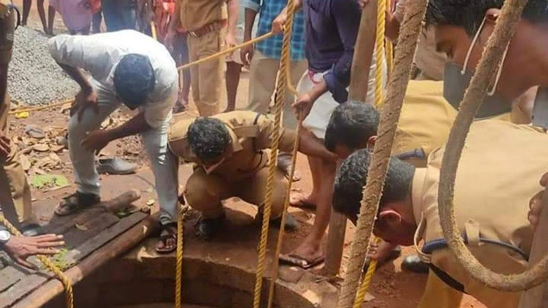 கிணற்றில் மயங்கிய தொழிலாளர்களை மீட்கும் பணி