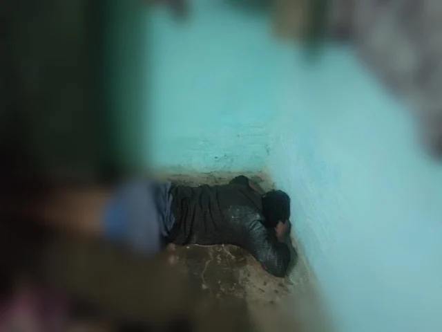 மதுபோதையில் படுத்துறங்கும் தனசேகரன்