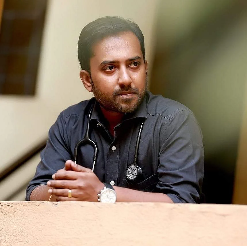 அவசர சிகிச்சைப் பிரிவு மருத்துவர் கதிரவன்