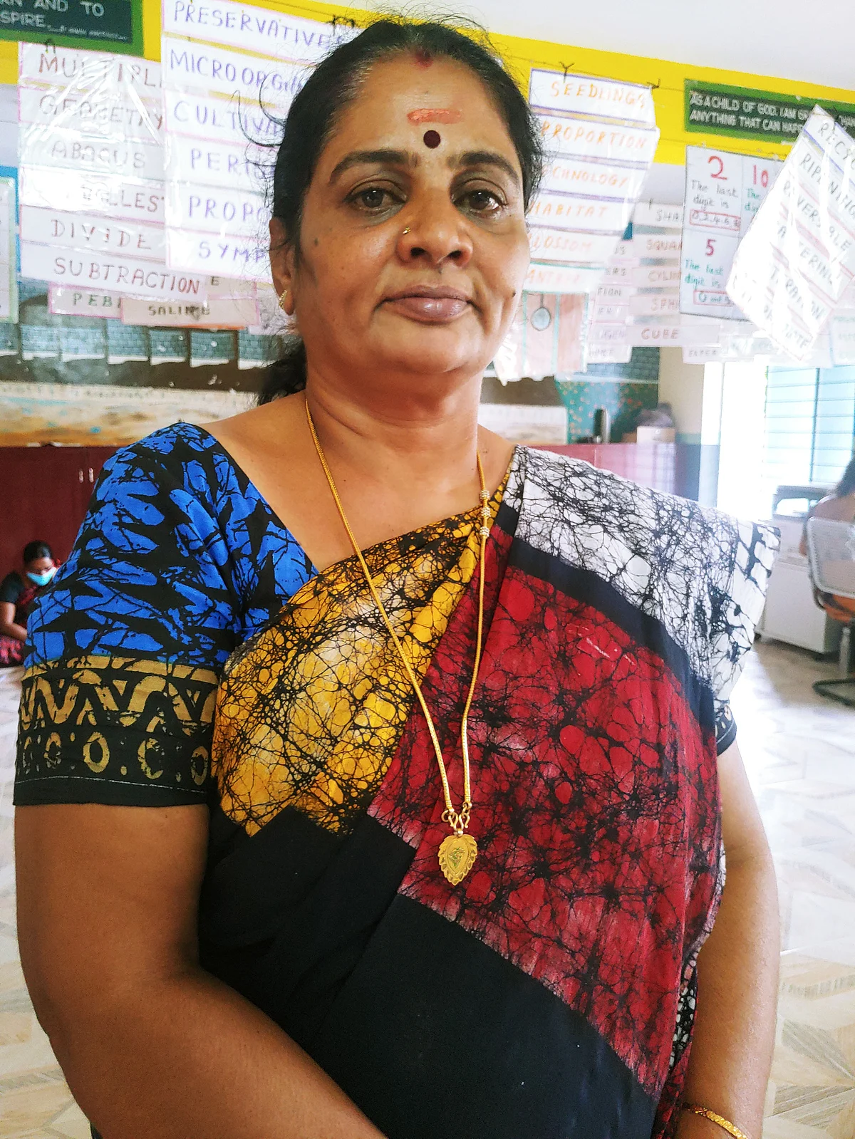 விஜயலலிதா (தலைமை ஆசிரியை)