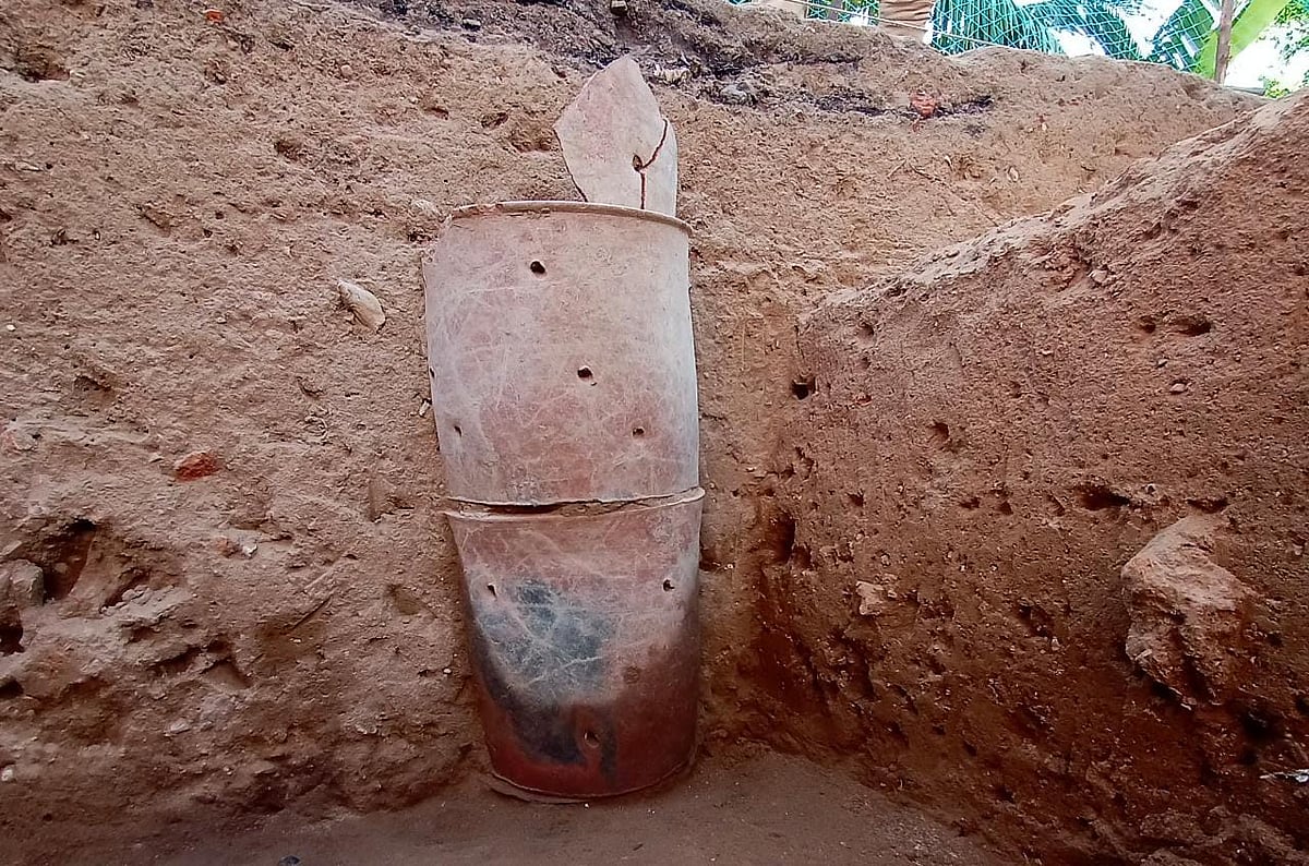 அகழாய்வில் கண்டுபிடிக்கப்பட்ட 4 அடுக்கு சுடுமண் குழாய்