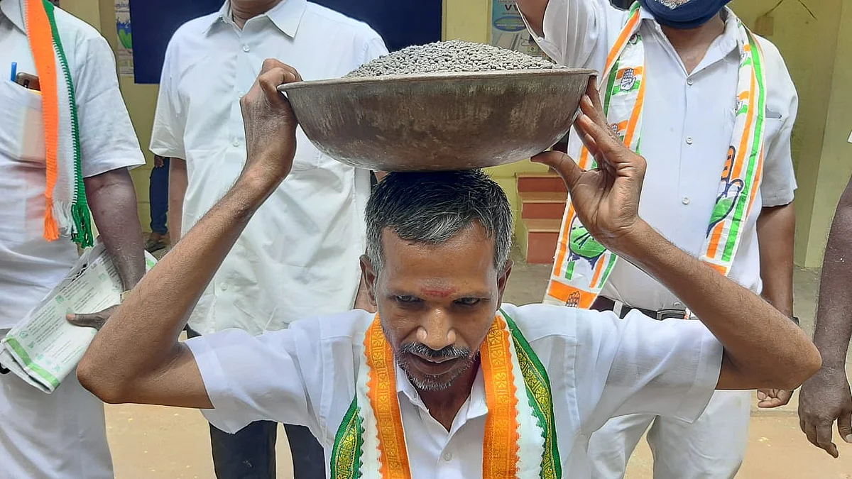 விவசாயிக்கு ஆதரவாக காங்கிரஸார் போராட்டம்