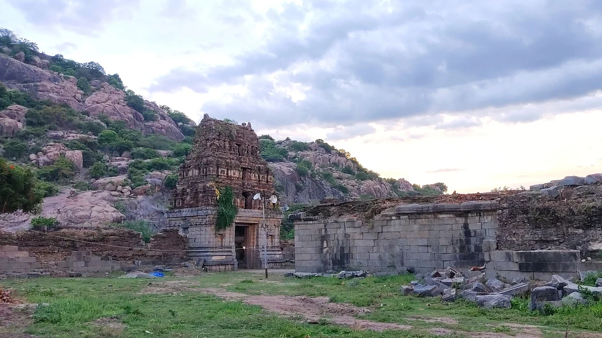 முக்யாசலேஸ்வரர் - சோழர் காலத்தை சேர்ந்த சிவன் ஆலயம்