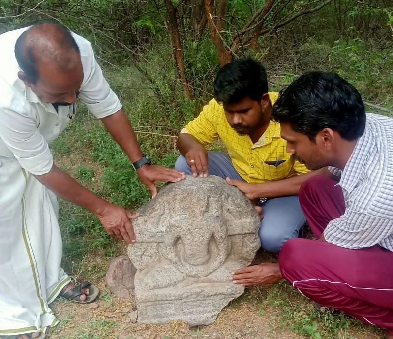 மகாவீரர் சிற்பம்