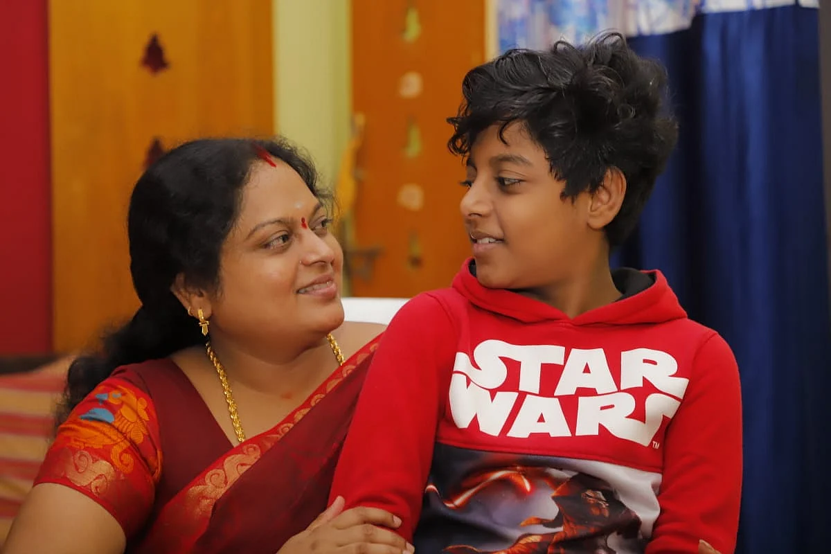 மகனுடன் ஜீவஜோதி