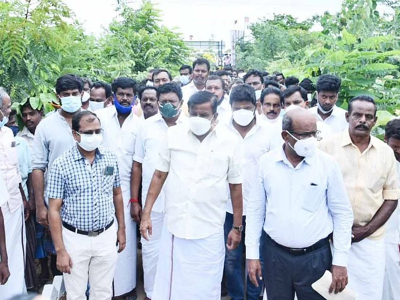 ``10 லட்சம் மரங்கள் இலக்கு; இதுவரை 6 லட்சம் நட்டிருக்கிறோம்!" - அமைச்சர் கே.என். நேரு