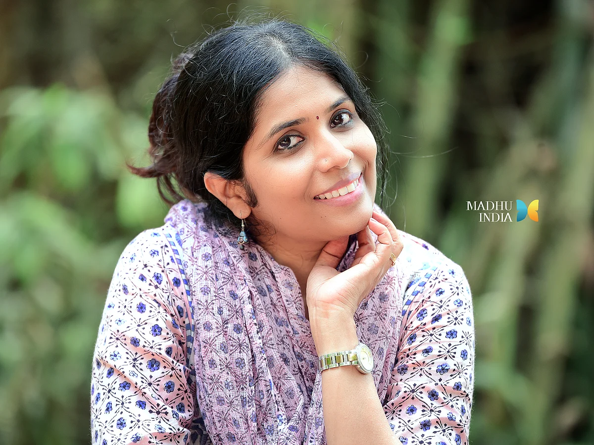 ``சோஷியல் மீடியா வந்த பிறகு, வாசிப்பு அதிகமாகியிருக்கிறது!" - `ஜீரோ டிகிரி பப்ளிஷிங்' காயத்ரி
