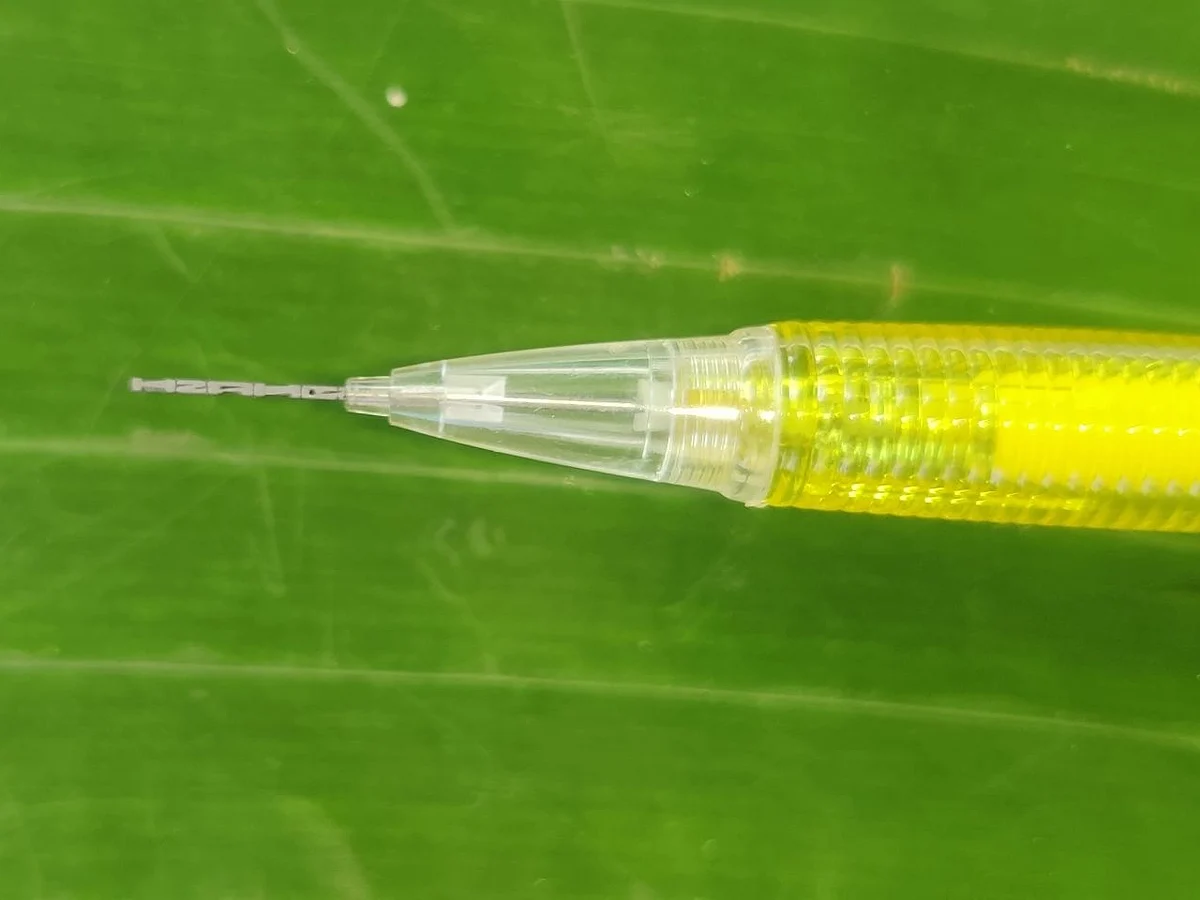 பென்சில் முனையில் உலகநாடுகளின் பெயர்கள் - சாதனை படைத்த கோவை இளைஞர்!