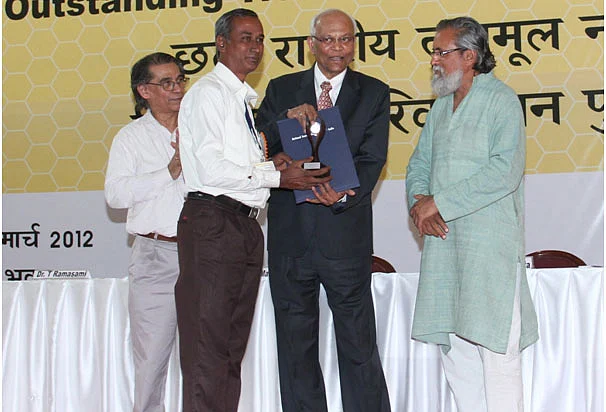 விருது பெறும் ரங்கநாதன்
