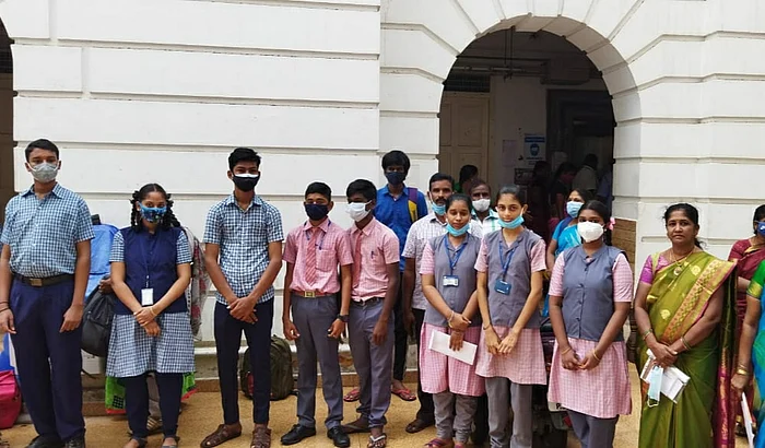 அரசுப் பள்ளி மாணவர்கள்