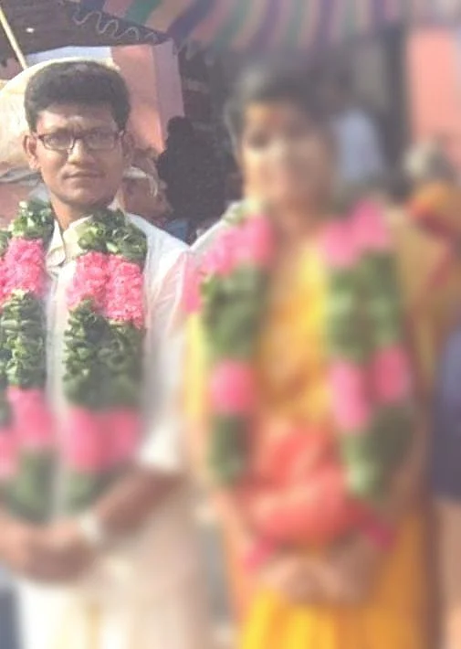மணக்கோலத்தில் முகேஷ் - மோனிஷா
