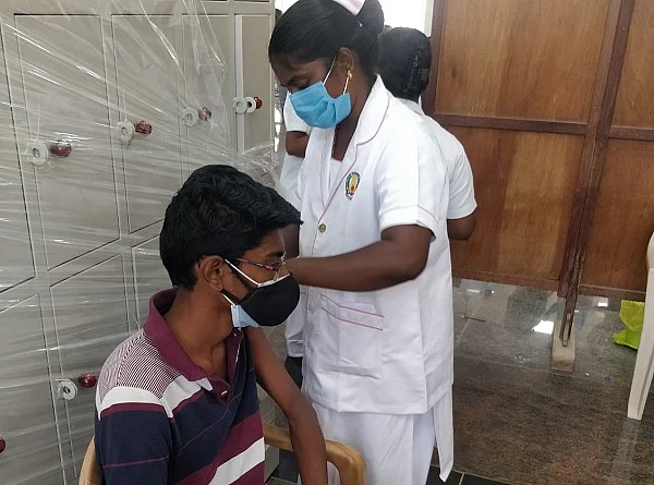 தடுப்பூசி மையம்