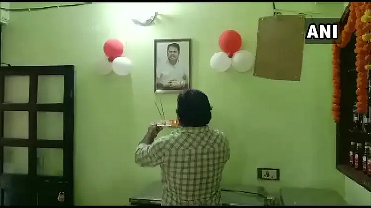அமைச்சருக்கு ஆர்த்தி