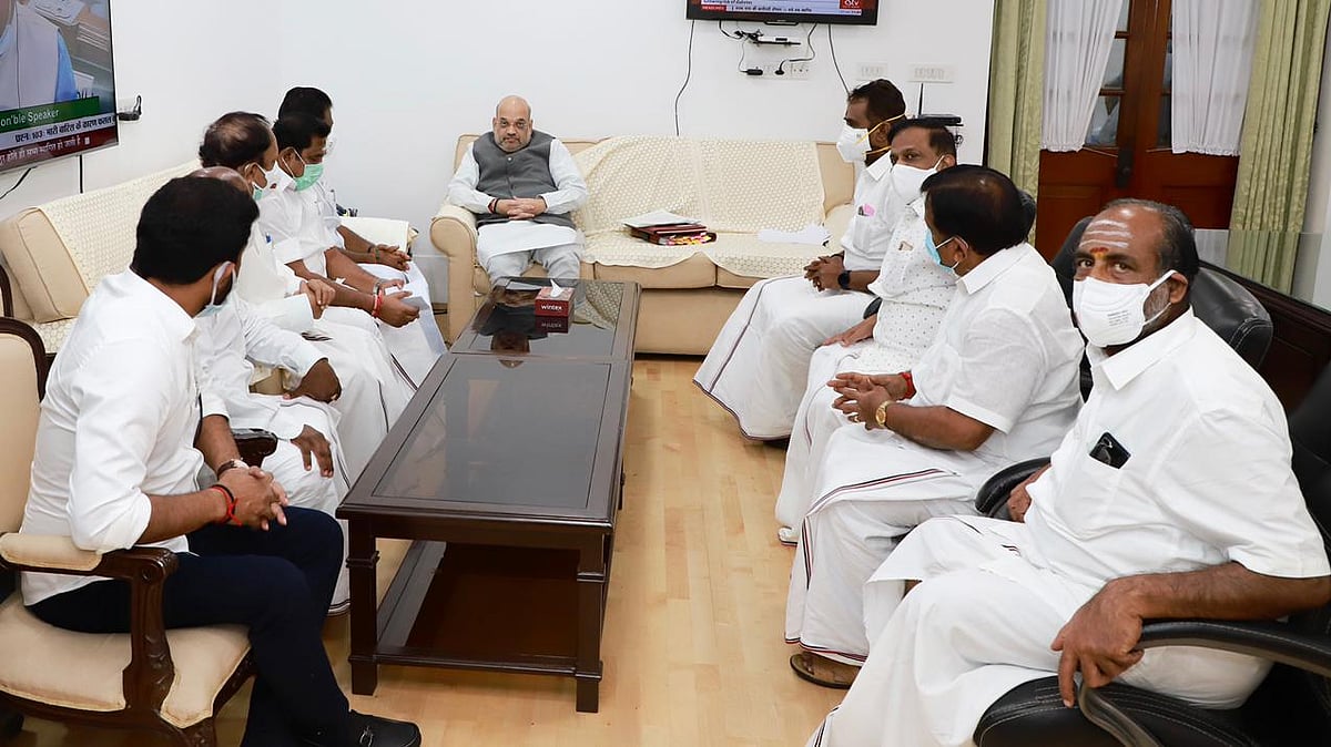 அமித் ஷாவுடன் அ.தி.மு.க தலைவர்கள்