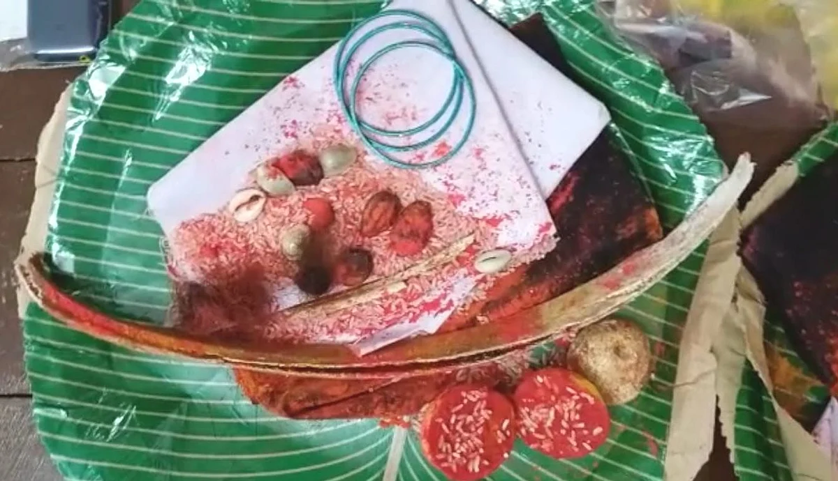 சூனியம் வைப்பதற்காகப் பயன்படுத்திய பொருள்கள்