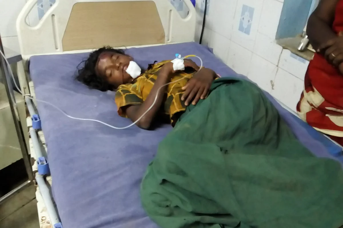 விபத்தில் காயம்பட்ட மாணவி