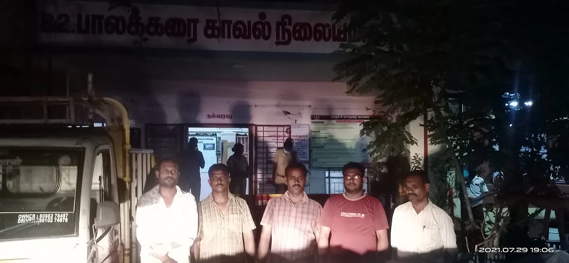 குட்கா விற்பனை செய்த கும்பல்