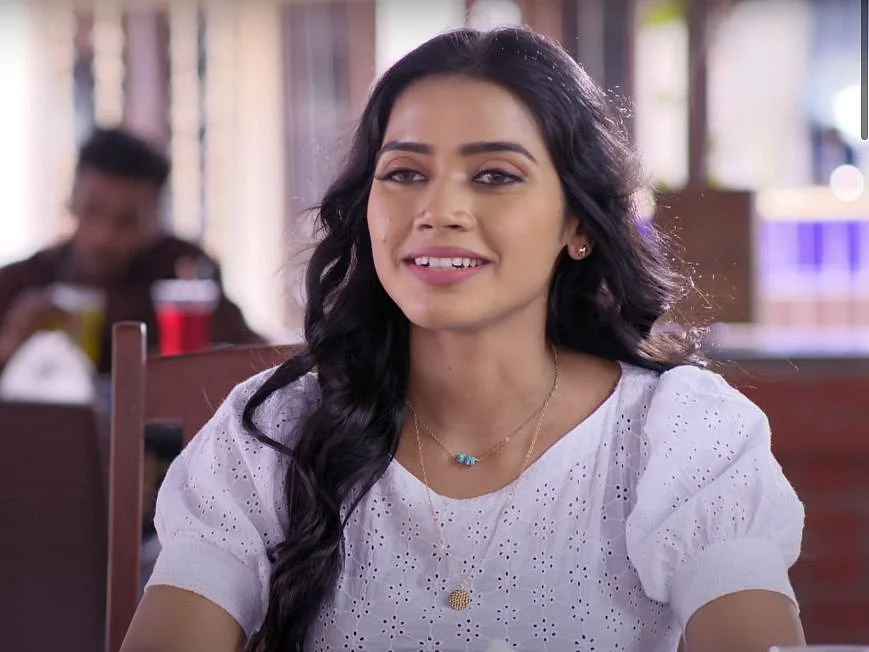 AKS - 2 | பெண்ணைக் கட்டிக் கொடுக்கும் மனநிலையில் அப்பாக்கள், கற்பிதங்களை உடைக்கும் மகள்கள்!