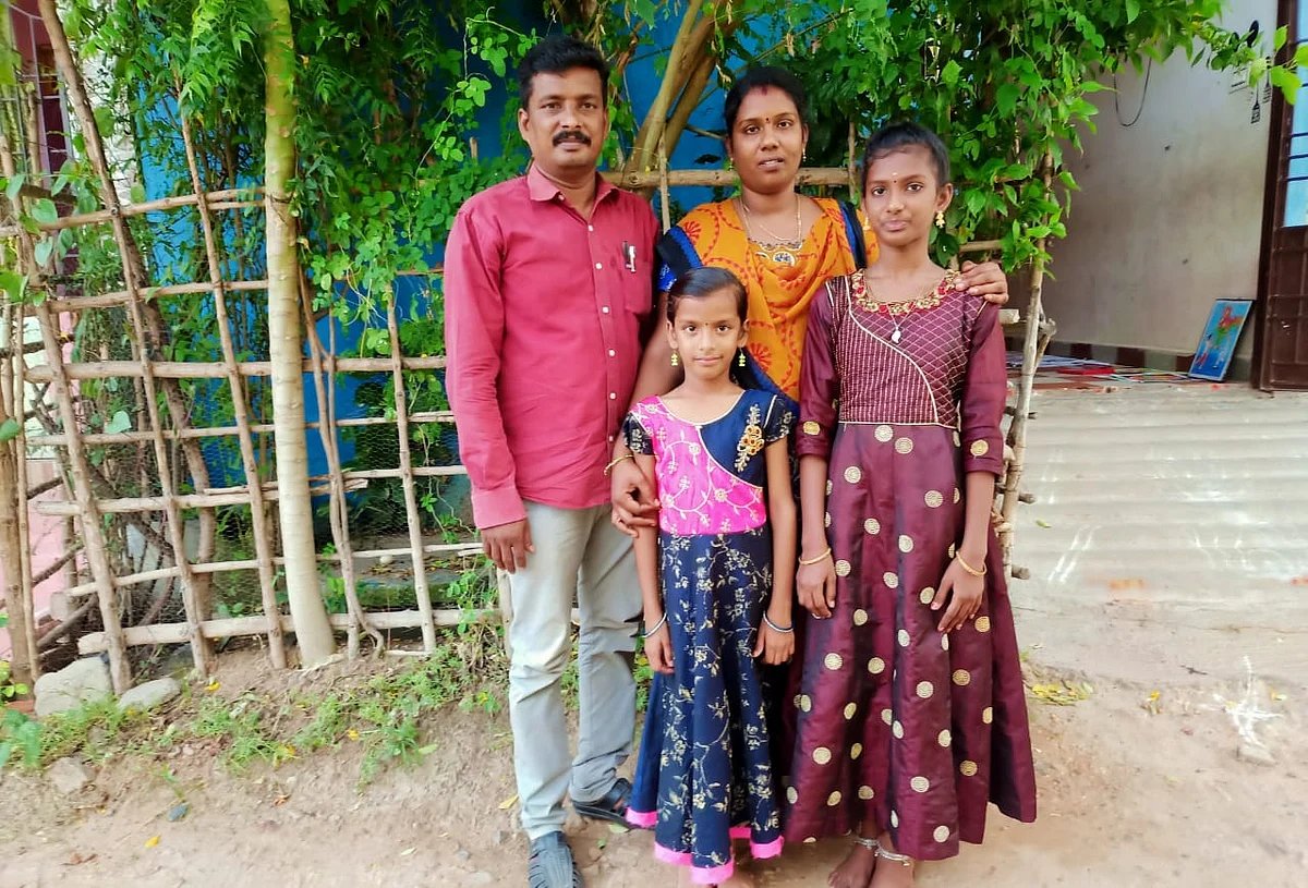 குடும்பத்தாருடன் தேஜாஸ்ரீ
