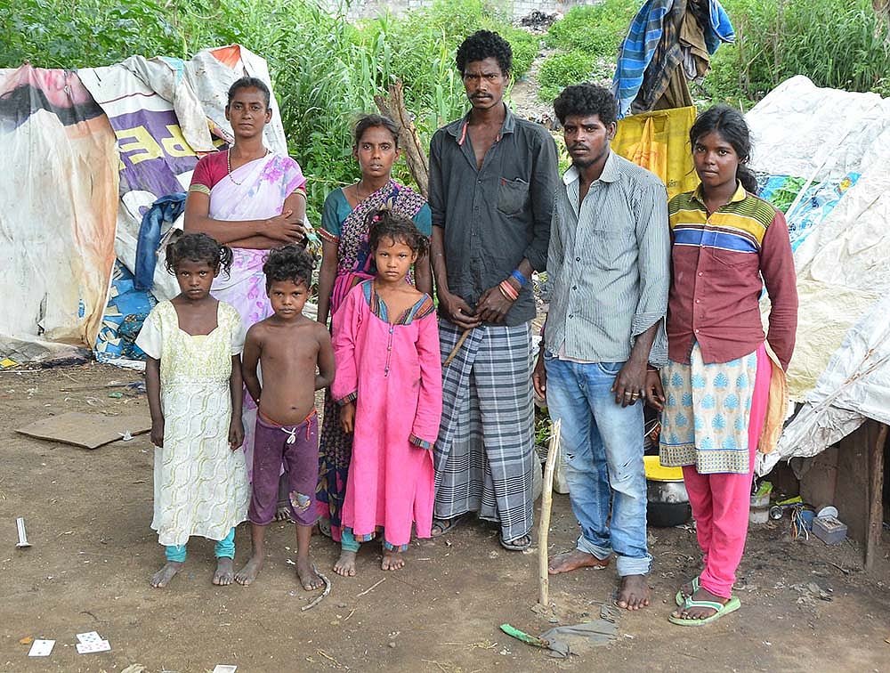 “பொணம் மட்டும்தான் எங்களைத் தொந்தரவு செய்யறதில்லை!”