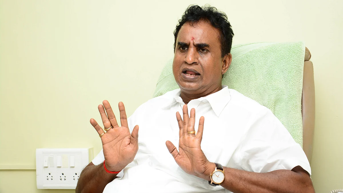 வேலுமணி