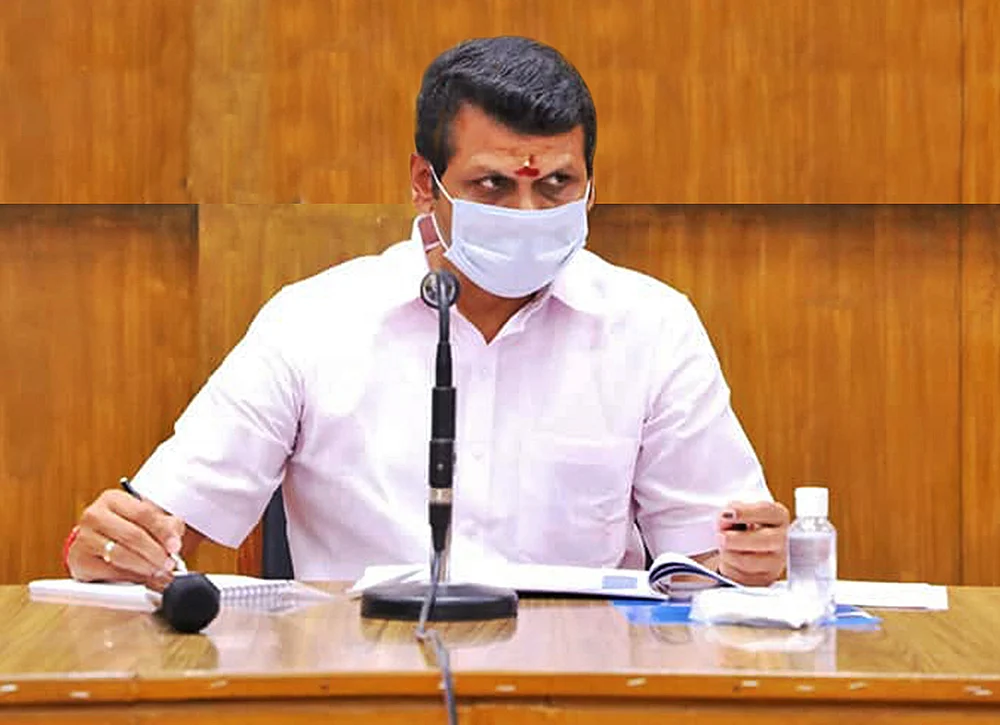 செந்தில் பாலாஜிக்கு செக்! வளைக்கும் வழக்குகள்