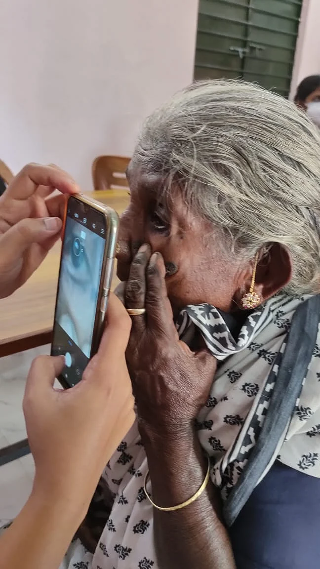 இ- பார்வை செயலி மூலம் பரிசோதனை