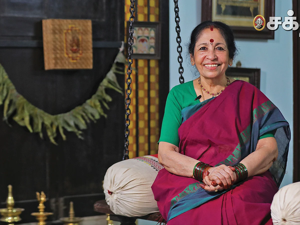 எனக்கு வழிகாட்டி அருள்வது மூவர்
