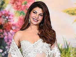 ரூ.200 கோடி வழக்கு: துபாய் செல்ல முயன்ற நடிகை ஜாக்குலின் விமான நிலையத்தில் தடுத்து நிறுத்தம்!