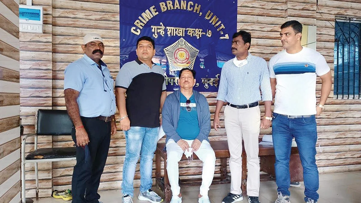 போலீஸாருடன் கேசர் சிங்