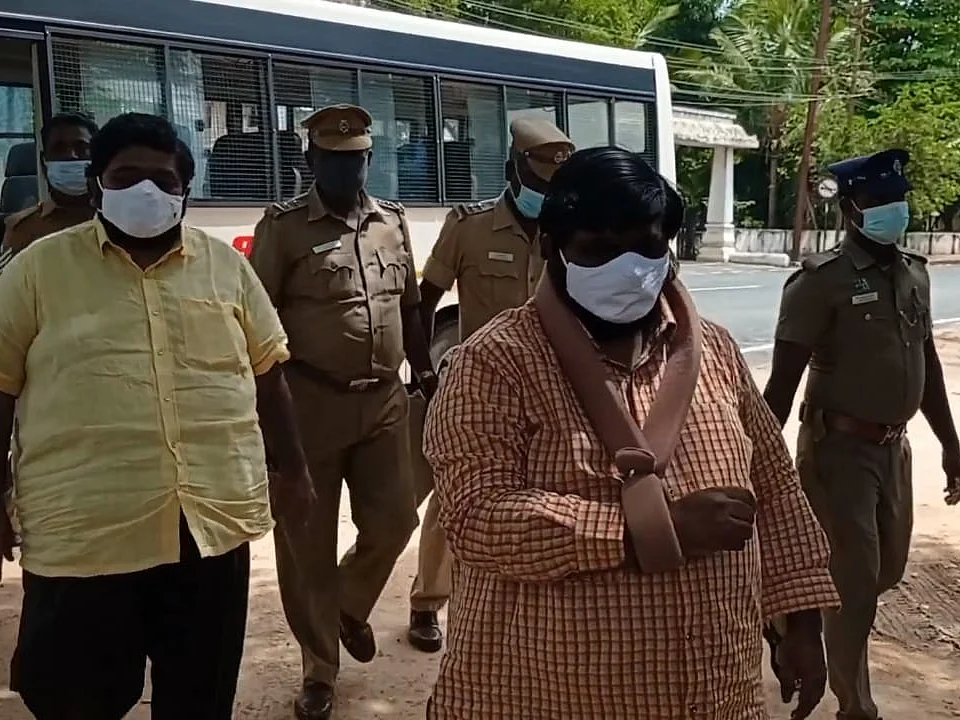 ஹெலிகாப்டர் பிரதர்ஸ் வழக்கு; லஞ்சம் பெற்றதாக போலீஸாரையும் விசாரிக்க முடிவு?!