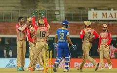 TNPL: ஒற்றை ஆளாகப் போராடிய ஷதுர்வேத்; சேப்பாக் கில்லீஸின் சித்தார்த் சுழலால் சுருண்ட மதுரை!