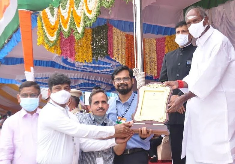 கொரோனா பணிக்காக விருது பெறும் புதுச்சேரி அரசு மருத்துவக் கல்லூரி