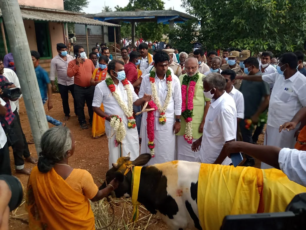 கோ பூஜையில் எல்.முருகன்